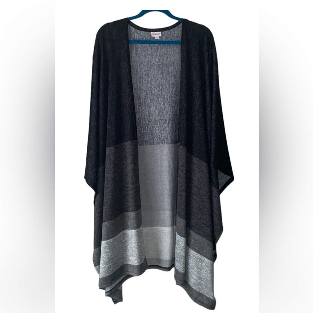 LuLaRoe Shawl. Size S/M